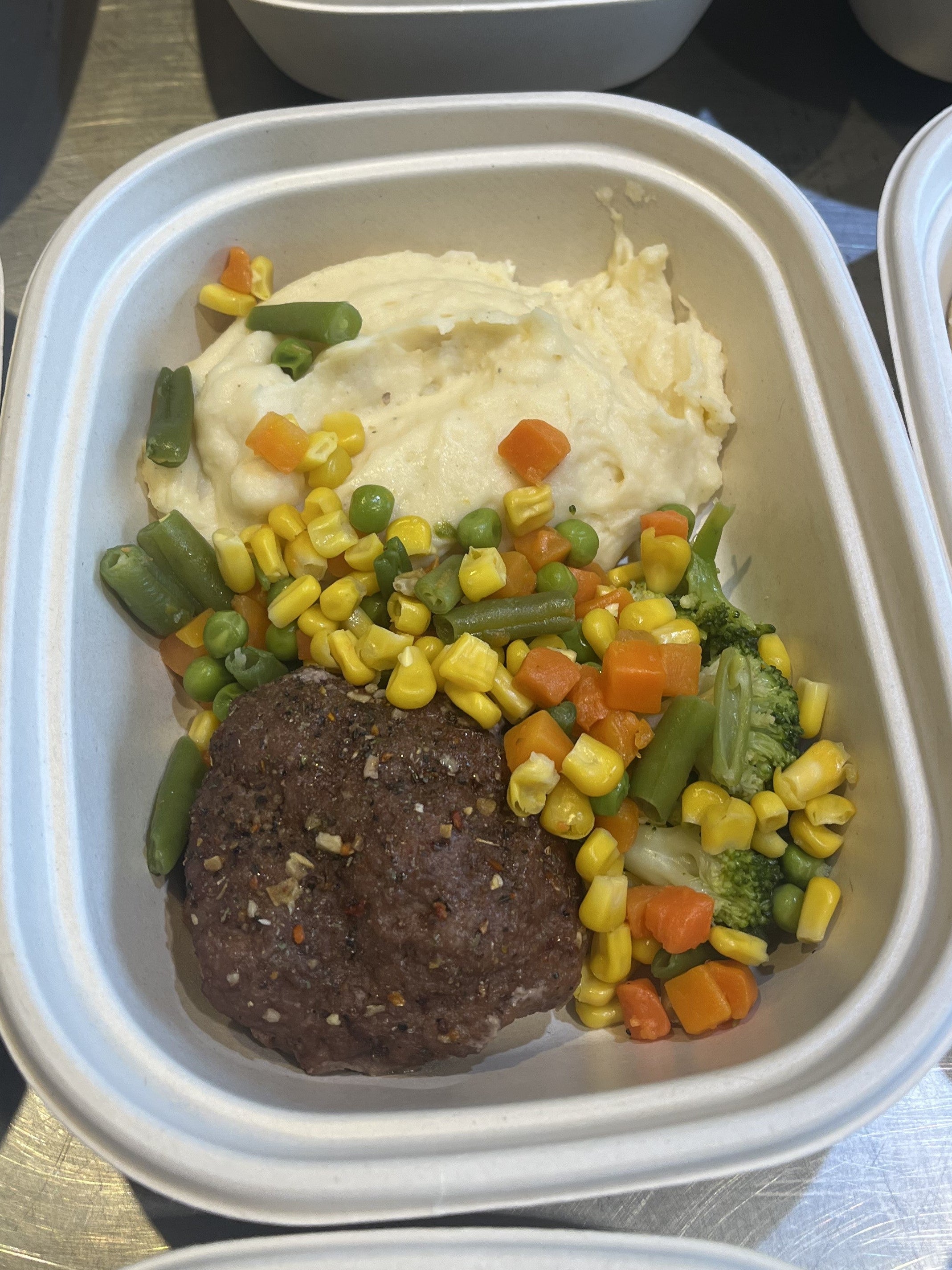 Healthy Smothered Beef Patty w/ Mashed Potatoes